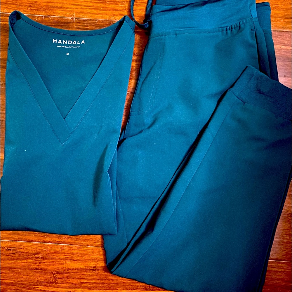 Mandala scrubs set